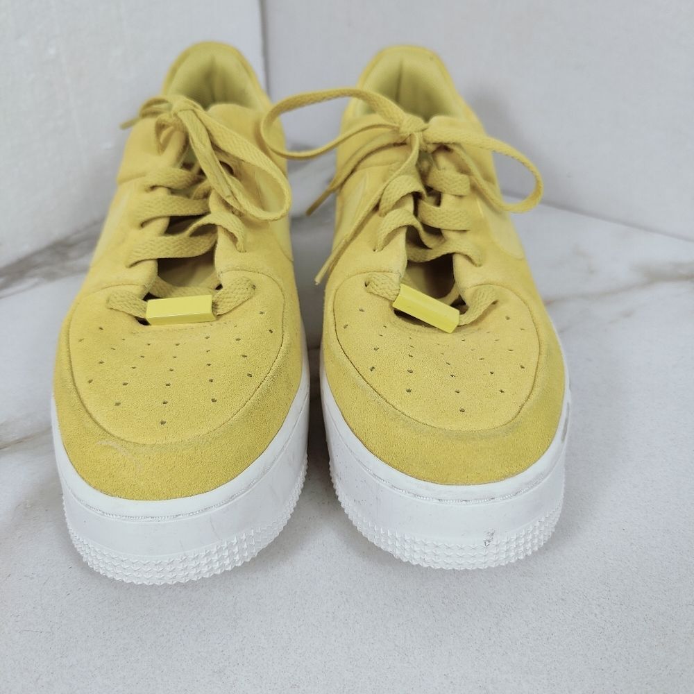 Nike Women's Air Force 1 Sage Low 'Celery' Sneakers Tennis Shoes, Sz 10 - Picture 5 of 11